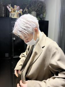 束感ショート　波巻き　ハイライト マッシュパーマ - ARCANA 明治神宮前 表参道 原宿掲載