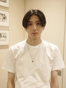 【赤津美奈】大人モードセンターパート - NERO HAIRSALON NAVY掲載
