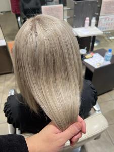 ホワイトベージュ - soin de brace 今里店掲載