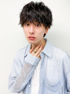 20代30代メンズツイストパーマ束感トラッドおしゃれ感ショー - 韓国ヘア STAR TOKYO 渋谷【レイヤーカット/髪質改善/メンズ】掲載