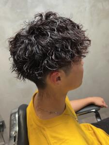 ツーブロック　波巻き　ツイストスパイラルパーマ - 完全個室 THIS IS BARBER 3rd掲載