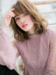 外国人風ハイライトヨシンモリ小顔ふわミディ　アッシュオリーブ - mod's hair【モッズヘア】越谷/越谷西口店掲載