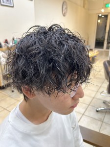 [Dita]女子ウケ好評！縦落ちのスパイラルパーマ - Dita掲載