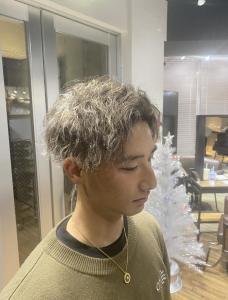 束感ショート　波巻き　ハイライト マッシュパーマ - ARCANA 明治神宮前 表参道 原宿掲載