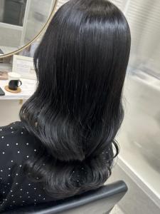 《韓国ヘア》ブルーブラック×ヨシンモリ - tocca hair＆treatment by Rium掲載