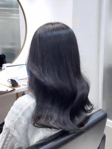 《韓国ヘア》ブルーブラック×ヨシンモリ - tocca hair＆treatment by Rium掲載