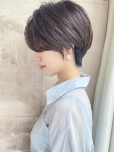 20代30代40代黒髪前下がりショートボブ丸みショート - &STORIES掲載
