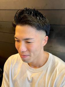 ツーブロック　アップバング　束感ショート - THIS IS BARBER 2nd掲載