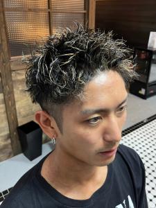 ツイストスパイラルパーマ　ハイライト　メッシュ - THIS IS BARBER 2nd掲載