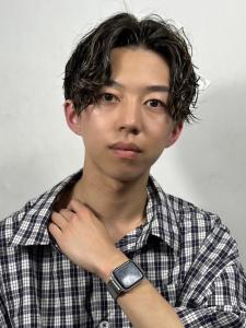 ゆるっとパーマのセンターパート　仙台　バーバースタイル - ヒロ銀座 バーバーショップ 仙台本店【HIRO GINZA BARBER SHOP】掲載