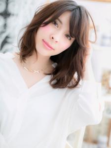 斜めバングくせ毛風小顔くすみカラーミディ　グレージュカラー - mod's hair【モッズヘア】越谷/越谷西口店掲載