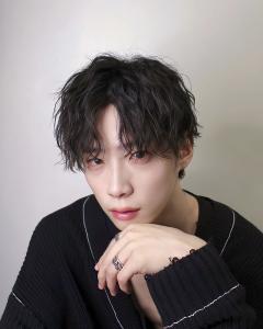 縦落ちツイスパ センターパート - メンズヘア整形サロン GOALD 名古屋 栄掲載