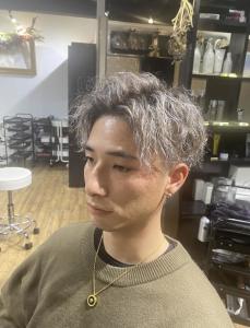束感ショート　波巻き　ハイライト マッシュパーマ - ARCANA 明治神宮前 表参道 原宿掲載