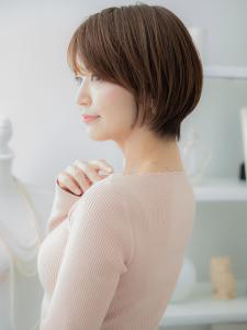 小顔かきあげ前髪前下がりショートマッシュ　シルキーベージュ - mod's hair【モッズヘア】越谷/越谷西口店掲載