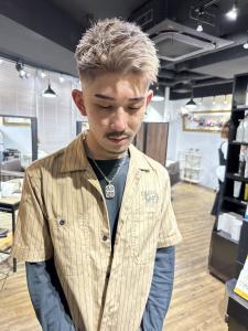 束感ショート　波巻き　ハイライト マッシュパーマ - ARCANA 明治神宮前 表参道 原宿掲載