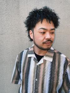 人気のスパイキーショートにツイストパーマで大人仕上げ - marju銀座掲載