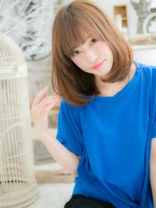 レイヤーミディアム斜めバングパールベージュ　シルキーベージュ - mod's hair【モッズヘア】越谷/越谷西口店掲載
