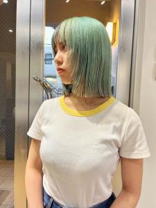 斜めバンググレージュカラーデザインカラー　シルキーベージュ　 - ARCANA 明治神宮前 表参道 原宿掲載