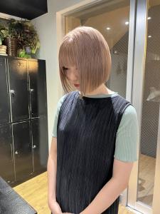 前髪　マルチボブ　ピンクベージュ　インナーグレージュ　ウルフ - ARCANA 明治神宮前 表参道 原宿掲載
