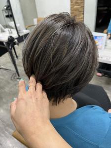 白髪ぼかしハイライトイルミナカラー池袋 - prize Iris 池袋【プライズ アイリス】池袋駅東口店掲載