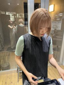 前髪　マルチボブ　ピンクベージュ　インナーグレージュ　ウルフ - ARCANA 明治神宮前 表参道 原宿掲載