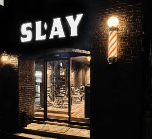 SLAY(スレイ)