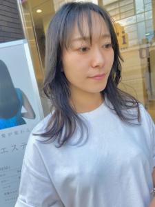  ≪セミロングくびれレイヤー♪≫アッシュグレージュ×インナー - u'i by first掲載