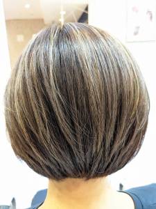 白髪ぼかしハイライト　　イヤリングカラー　ショートヘア - Hair design MOVE掲載