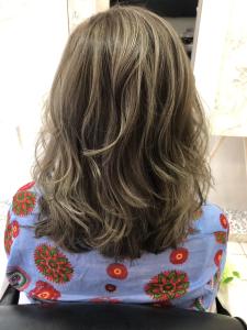 白髪ぼかしハイライト　明るい白髪染め　 - Hair design MOVE掲載