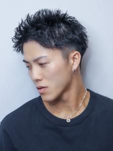フェードカット 束感　ニュアンスパーマ　黒髪 アップバング - MEN'S SALON alfRed 平針店掲載