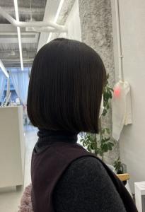 《花屋併設》パツッと切りっぱなしボブ