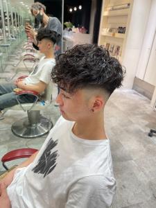 メンズカット外国人風スペインカールパーマ - HAIR & MAKE EARTH 栄店掲載