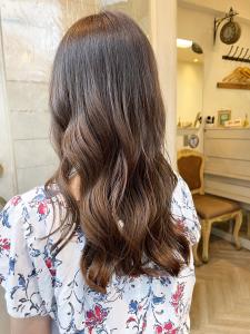 エアリーカールこなれヘア大人女子ふんわりカール抜け感カラー - CHAINON掲載