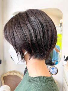 スタイリング簡単大人の前下がりハンサムショートボブ40代梅ヶ - CHAINON掲載