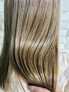 ツヤハイトーンカラー - Hair by PROVE掲載