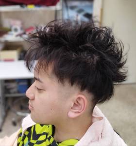 ツーブロフェードノーマルサイヤ人スタイル - ヘアサロンハラダ掲載