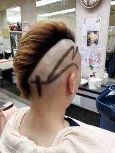 レザーアート　クロス - ヘアサロンハラダ掲載