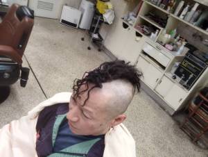 鬼ツイスト鬼モヒカン ０．３ミリ１厘刈り - ヘアサロンハラダ掲載