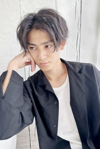 20代30代40代　ありがちを変えるセンターパート【京都駅】 - TRAN9UIL n.v.掲載