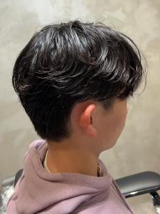 韓国風メンズショート　センターパート　黒髪 - 完全個室 THIS IS BARBER 3rd掲載