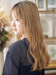 外国人風オンブレハイライトゆるふわカール　ハイトーンカラー - COVER HAIR bliss 上尾西口店掲載