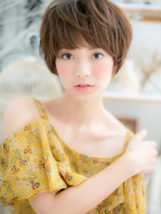 大人ハイライトカラー前下がり束感ショート　マッシュパーマ - mod's hair【モッズヘア】越谷/越谷西口店掲載