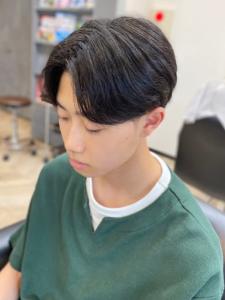センターパート　マッシュショート　メンズショート　黒髪 - Hair salon for Men idea掲載