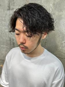束感　ツイストスパイラル　センターパート　ツーブロック - MEN'S SALON alfRed 瑞穂店掲載
