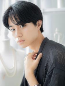 センターパートアッシュブラック小顔マッシュ　ネイビーブラック - mod's hair【モッズヘア】越谷/越谷西口店掲載
