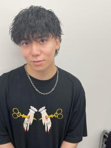 ツイストスパイラル波打ちスパイラルセンターパート刈り上げ束感 - メンズヘア整形サロン GOALD 渋谷神南掲載
