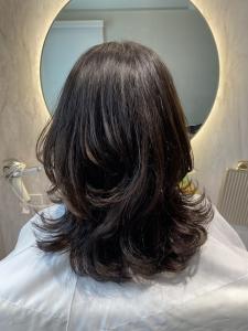 暗髪×ミディアムレイヤー - answer BEAUTY SALON掲載