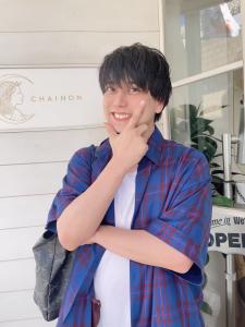 柏木佑介さんマッシュ刈り上げ黒髪前髪ありショート無造作ヘア