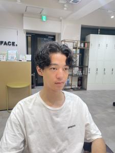 センターパートメンズカットツイスパスパイラルメンズマッシュ - FACE。石川町掲載