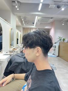 ホワイトグレージュコンマヘアくすみブルーダークアッシュ - FACE。石川町掲載